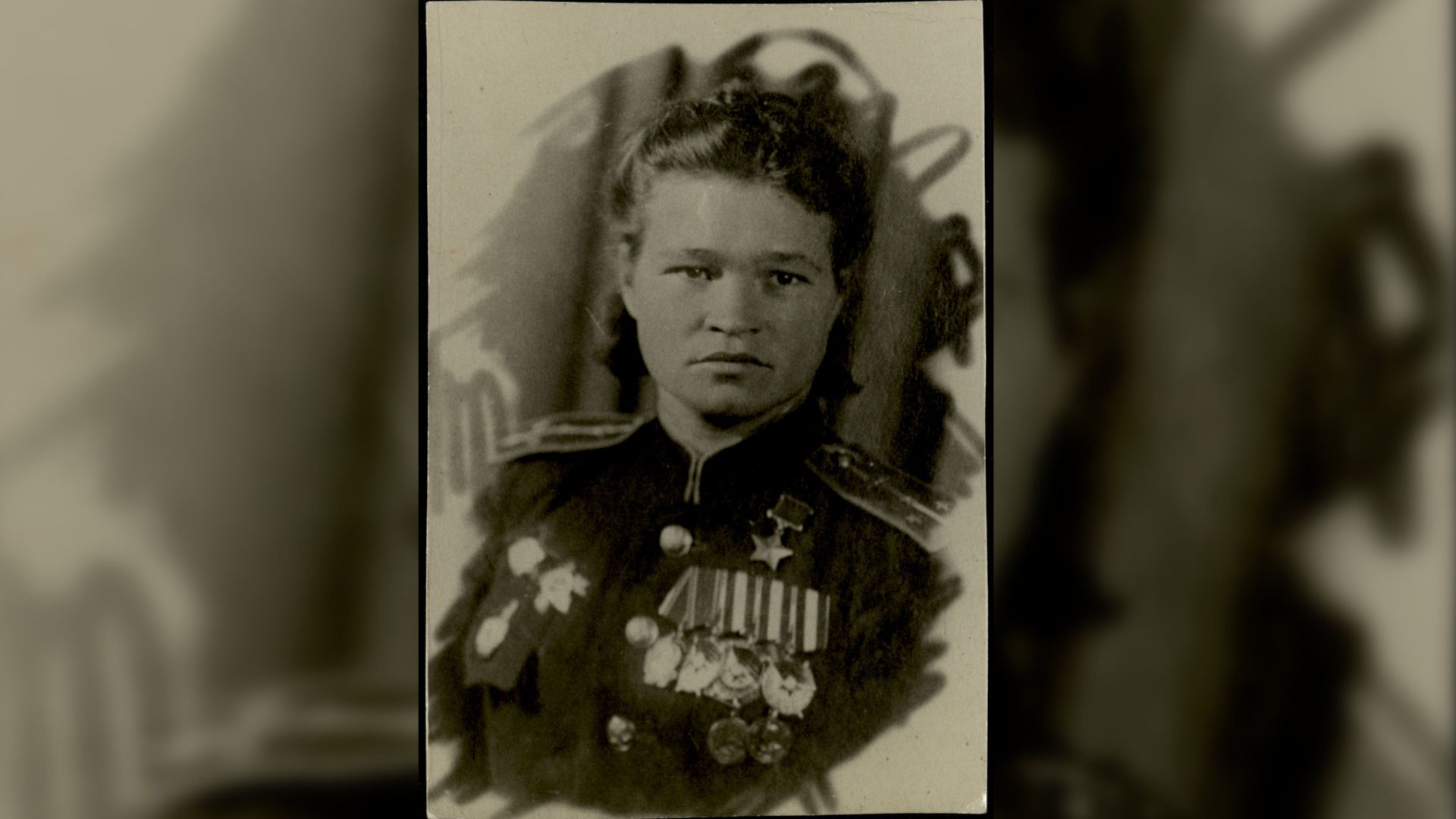 Сквозь огонь и тьму. Небо Ирины Себровой