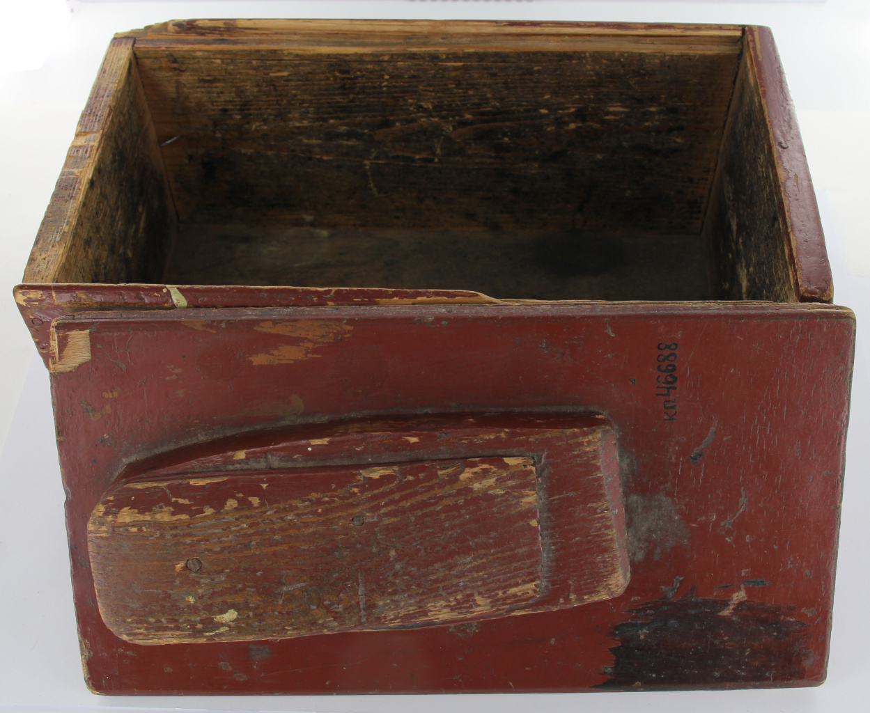 Ящик для чистки обуви партизана бригады имени М.И. Калинина Минской области Беларуси Коржикова Юрия Яковлевича.jpg