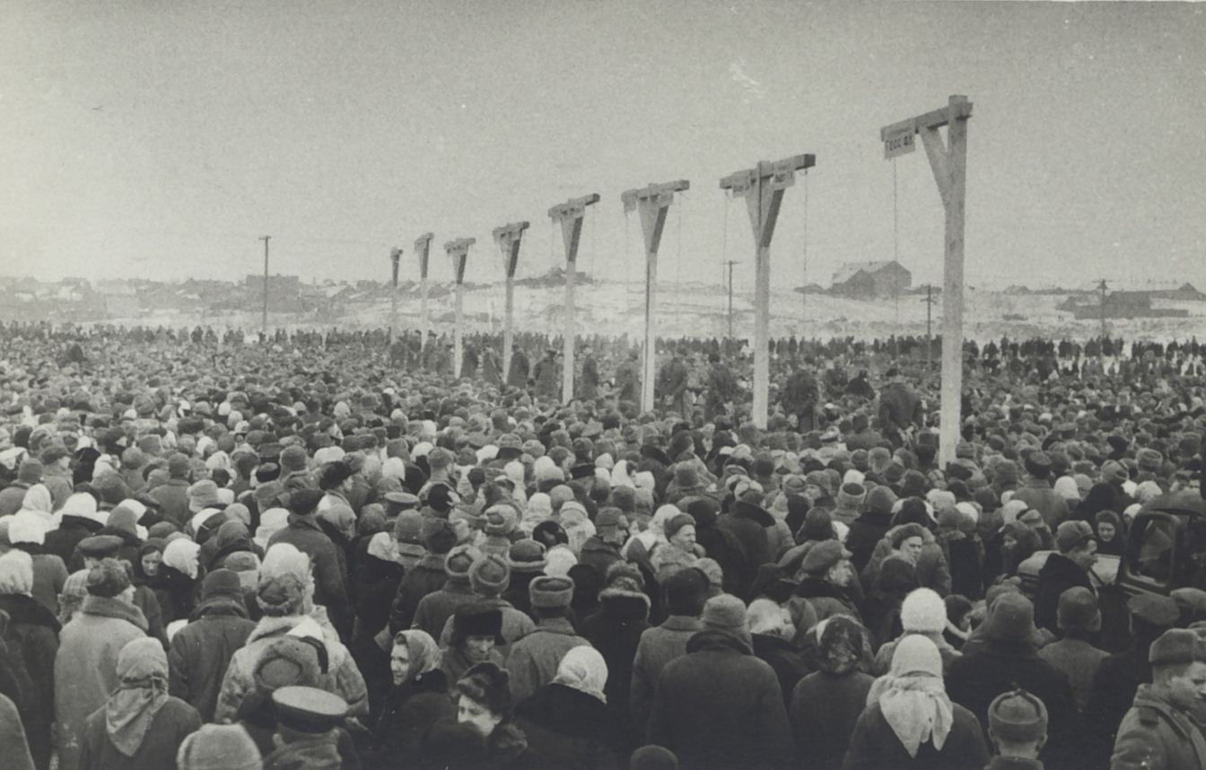 4) Повешенные преступники.JPG