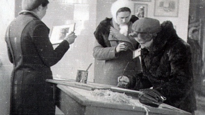 Сотрудники музея готовят выставку Большевистская подпольная печать.jpg